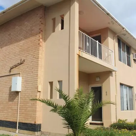 Yarrumla Beach Lodge Somerton Park Exterior photo