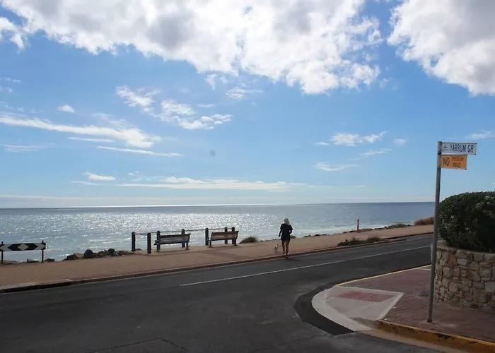 Yarrumla Beach Lodge