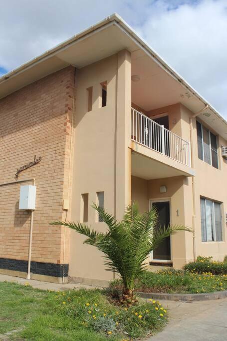 Apartment Yarrumla Somerton Park
